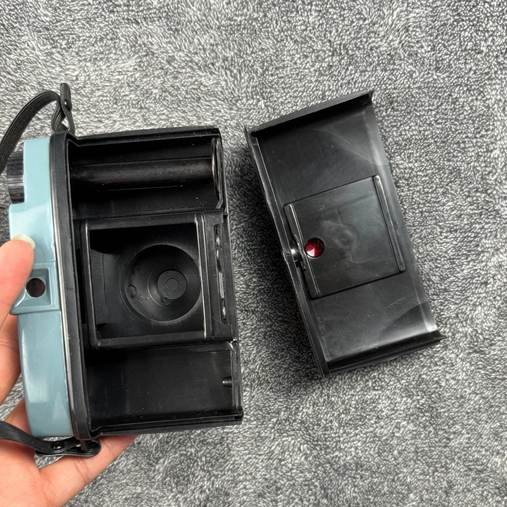 Vintage Tru-View Stock No. 90 Toy Camera 120 Roll Film Blue Black with Box